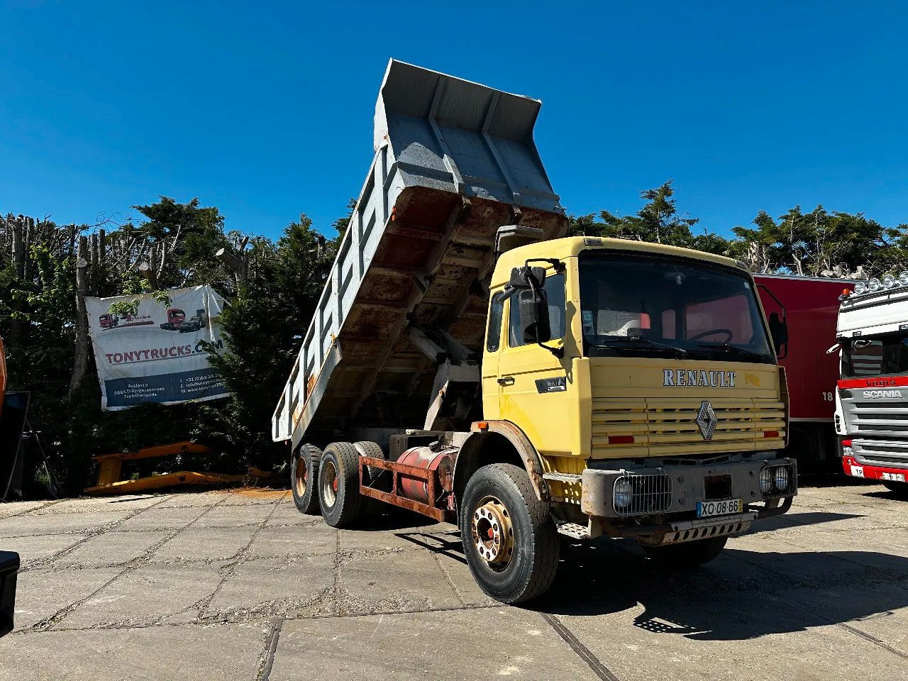 Renault G300 6X4 Tipper Spring/Spring Manual gearbox - Camion benne: photos 1 Renault G300 6X4 Tipper Spring/Spring Manual gearbox - Camion benne: photos 1