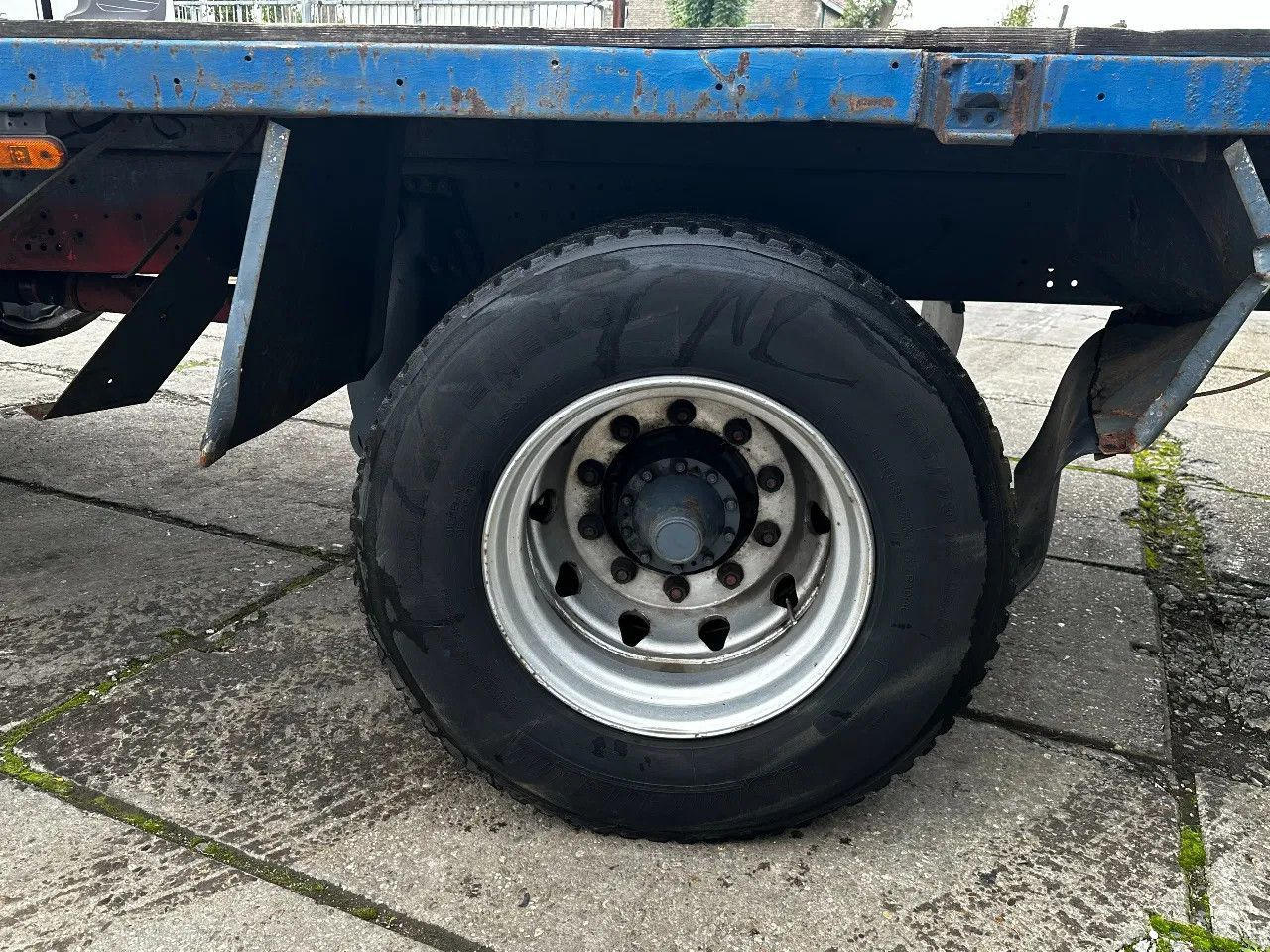 Scania P113-360 4X2 Platform Manual Gear Retarder Scania P113-360 4X2 Platform Manual Gear Retarder - Camion plateau: photos 5 Scania P113-360 4X2 Platform Manual Gear Retarder Scania P113-360 4X2 Platform Manual Gear Retarder - Camion plateau: photos 5
