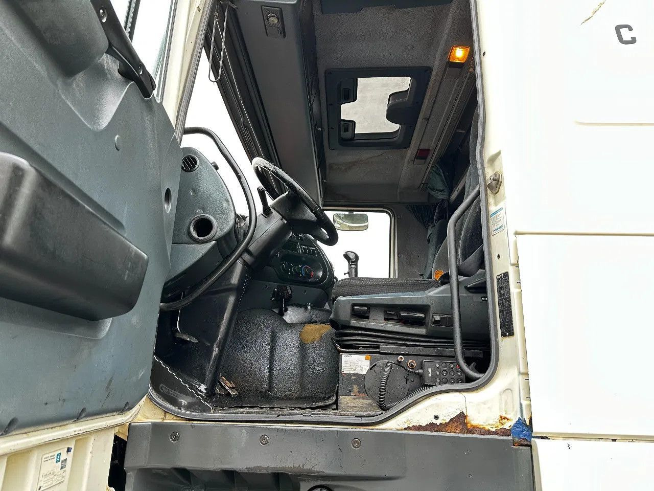 Tracteur routier DAF XF 95.380 4X2 Tractor-unit Spring/Air ZF Manual DAF XF 95.380 4X2 Tractor-unit Spring/Air ZF Manual: photos 7
