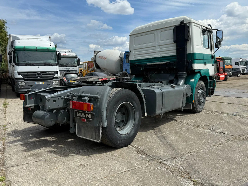 MAN 19.403 4X2 Tractor-unit Spring/Air ZF Manual Gear Low cabine - Tracteur routier: photos 4 MAN 19.403 4X2 Tractor-unit Spring/Air ZF Manual Gear Low cabine - Tracteur routier: photos 4