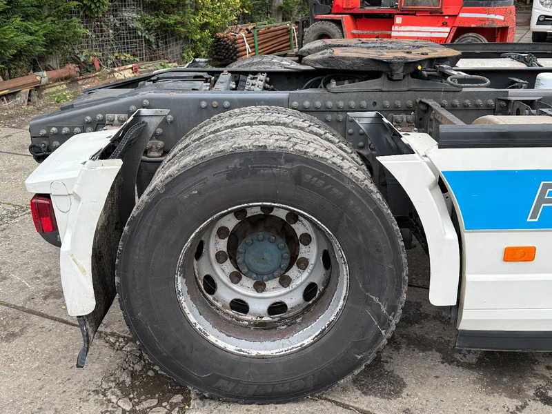 Volvo FH 13.460 4X2 Tractor-unit Spring/Air Retarder Full spoiler Euro6 - Tracteur routier: photos 5 Volvo FH 13.460 4X2 Tractor-unit Spring/Air Retarder Full spoiler Euro6 - Tracteur routier: photos 5