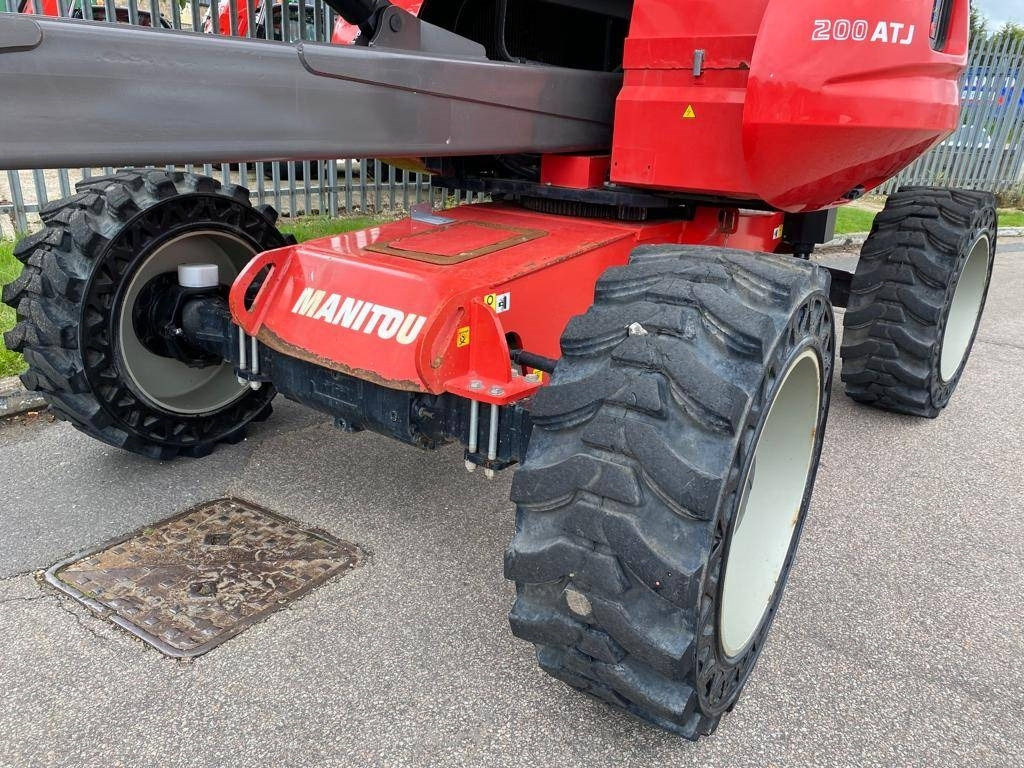 Manitou 200 ATJ - Nacelle articulée: photos 4 Manitou 200 ATJ - Nacelle articulée: photos 4