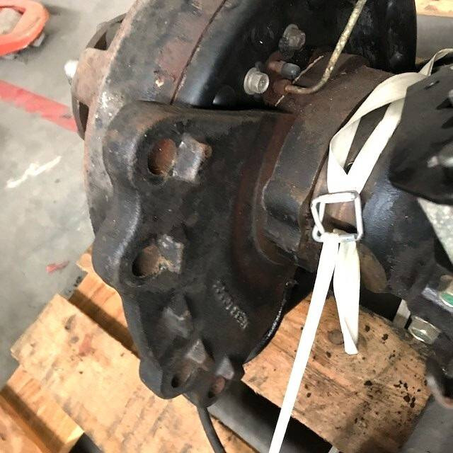 Complete front axle for Caterpillar - Essieu et pièces pour Matériel de manutention: photos 5 Complete front axle for Caterpillar - Essieu et pièces pour Matériel de manutention: photos 5