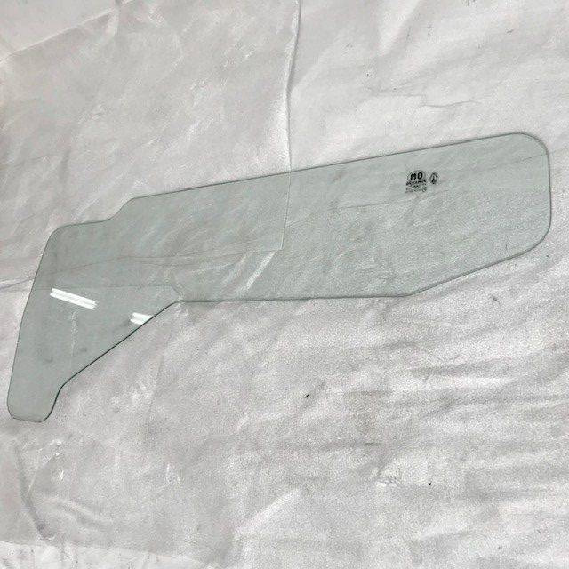 Glass for Komatsu/Fiat - Fenêtre et pièces pour Matériel de manutention: photos 1 Glass for Komatsu/Fiat - Fenêtre et pièces pour Matériel de manutention: photos 1
