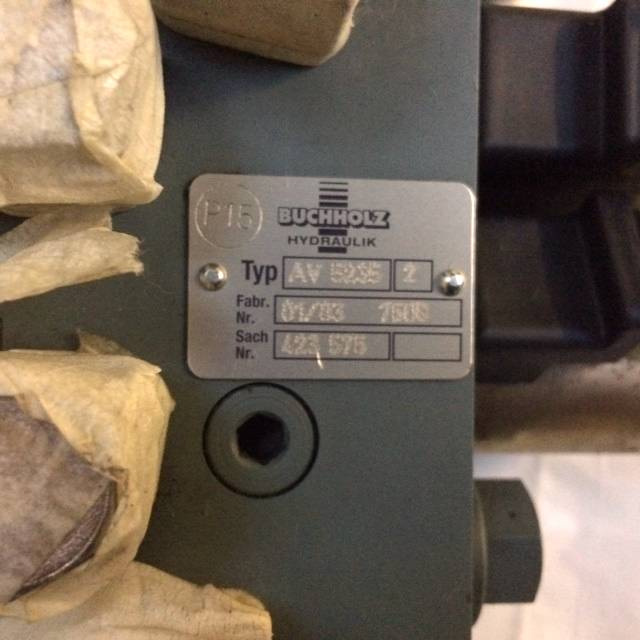 Hydraulic control valve for Still - Valve hydraulique pour Matériel de manutention: photos 3 Hydraulic control valve for Still - Valve hydraulique pour Matériel de manutention: photos 3