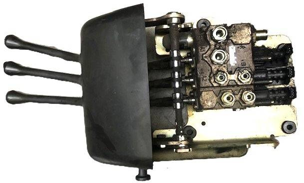 Hydraulic control valve for Still - Valve hydraulique pour Matériel de manutention: photos 1 Hydraulic control valve for Still - Valve hydraulique pour Matériel de manutention: photos 1