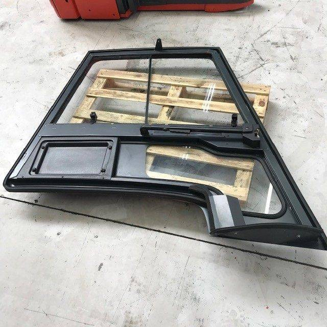 Left door for Linde  series 387 - Portière et pièces pour Matériel de manutention: photos 3 Left door for Linde  series 387 - Portière et pièces pour Matériel de manutention: photos 3