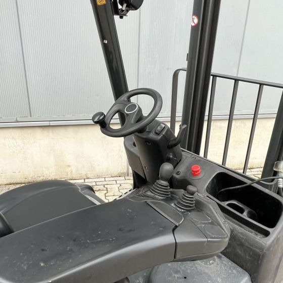 Linde E15 (386-02) EVO - Chariot élévateur électrique: photos 3 Linde E15 (386-02) EVO - Chariot élévateur électrique: photos 3