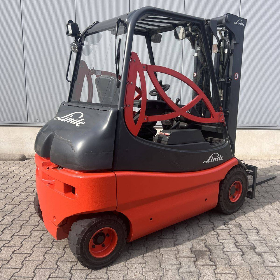 Linde E25S (336-03) - Chariot élévateur électrique: photos 2 Linde E25S (336-03) - Chariot élévateur électrique: photos 2