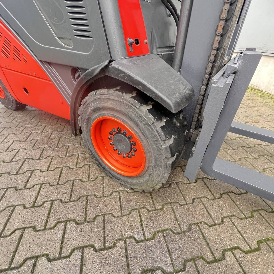 Crédit-bail de Linde H30D (393) Linde H30D (393): photos 13 Crédit-bail de Linde H30D (393) Linde H30D (393): photos 13