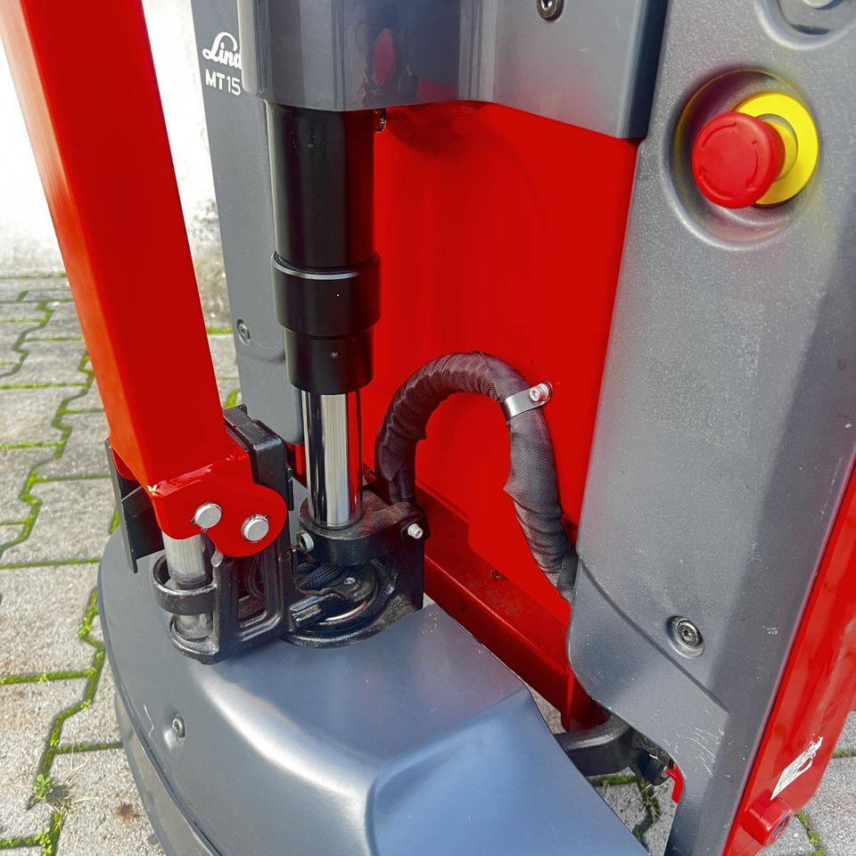 Crédit-bail de  Linde MT15 (1133) Linde MT15 (1133): photos 8