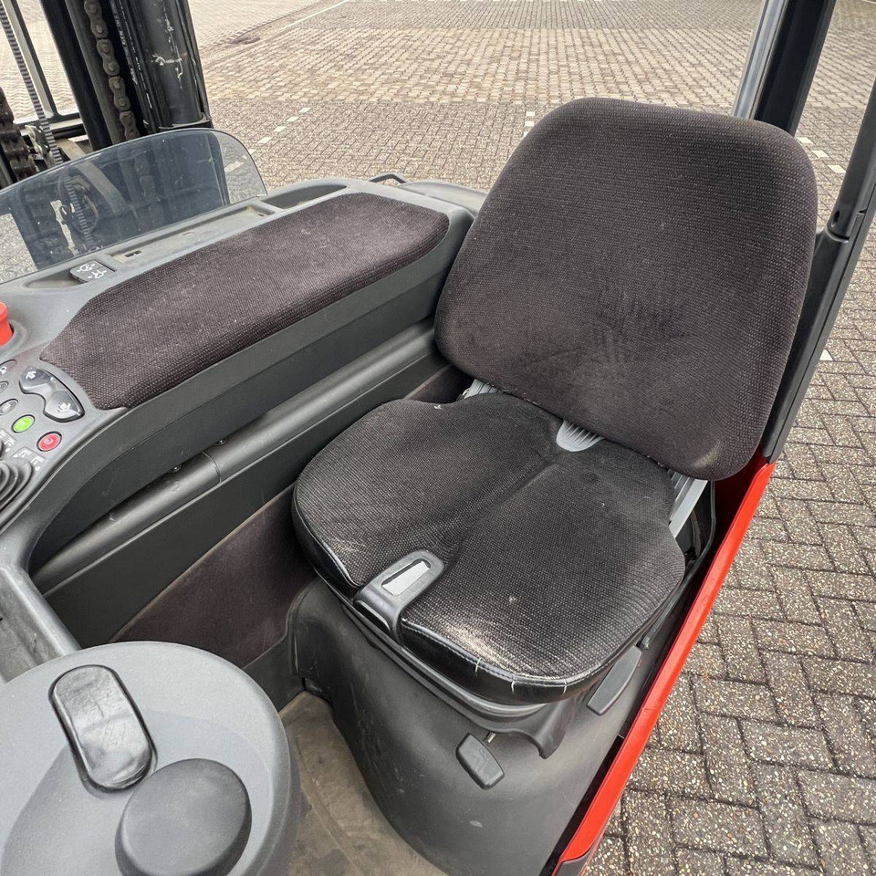 Linde R14HD (1120) - Chariot à mât rétractable: photos 4 Linde R14HD (1120) - Chariot à mât rétractable: photos 4