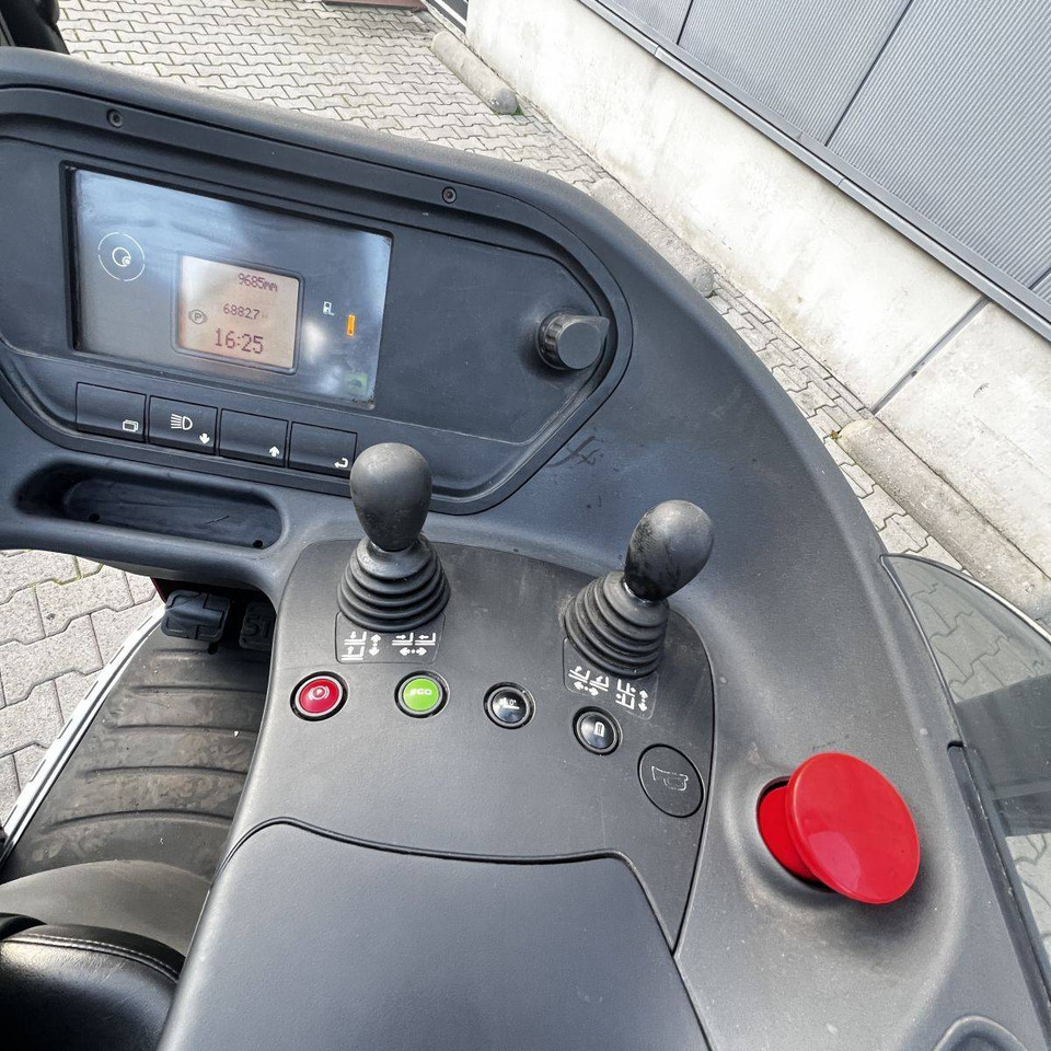 Linde R16 HD (1120) - Chariot à mât rétractable: photos 4 Linde R16 HD (1120) - Chariot à mât rétractable: photos 4