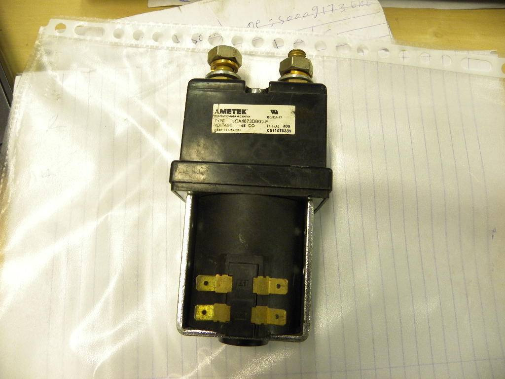 Magnetic switch for Caterpillar NR16N - Système électrique pour Matériel de manutention: photos 1 Magnetic switch for Caterpillar NR16N - Système électrique pour Matériel de manutention: photos 1