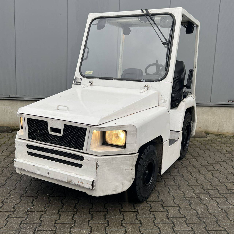 Nissan FV02A25U - Chariot tracteur: photos 1 Nissan FV02A25U - Chariot tracteur: photos 1