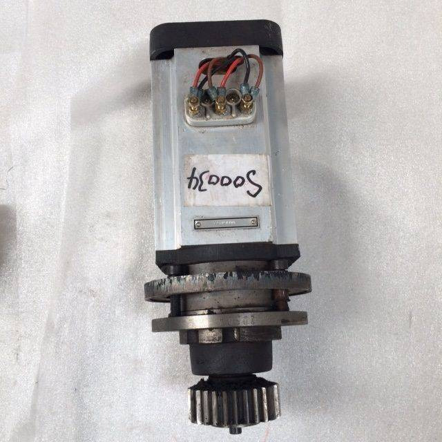 Steering motor for Caterpillar - Commande de gouvernail pour Matériel de manutention: photos 2 Steering motor for Caterpillar - Commande de gouvernail pour Matériel de manutention: photos 2