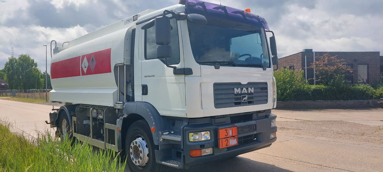 Camion citerne MAN: photos 6 Camion citerne MAN: photos 6