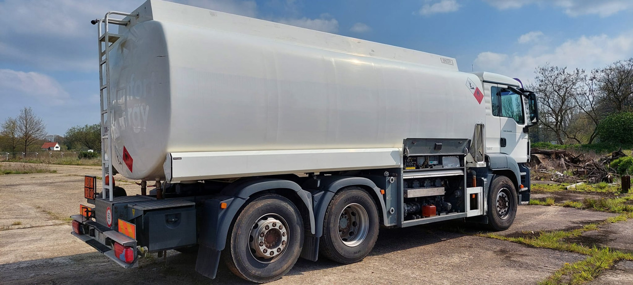 Camion citerne pour transport de carburant MAN TGS (lot of 4): photos 47