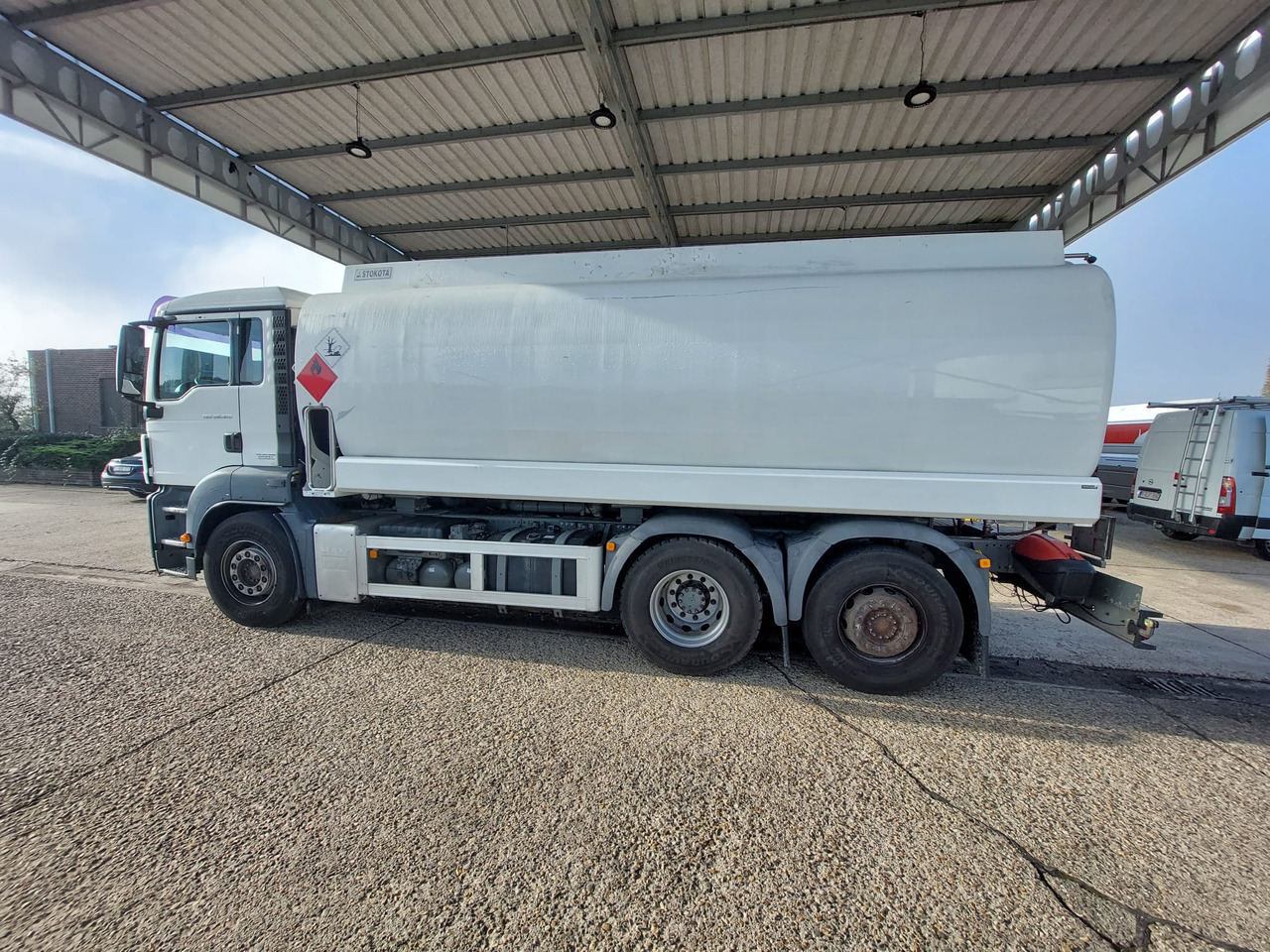Camion citerne pour transport de carburant MAN TGS (lot of 4): photos 37