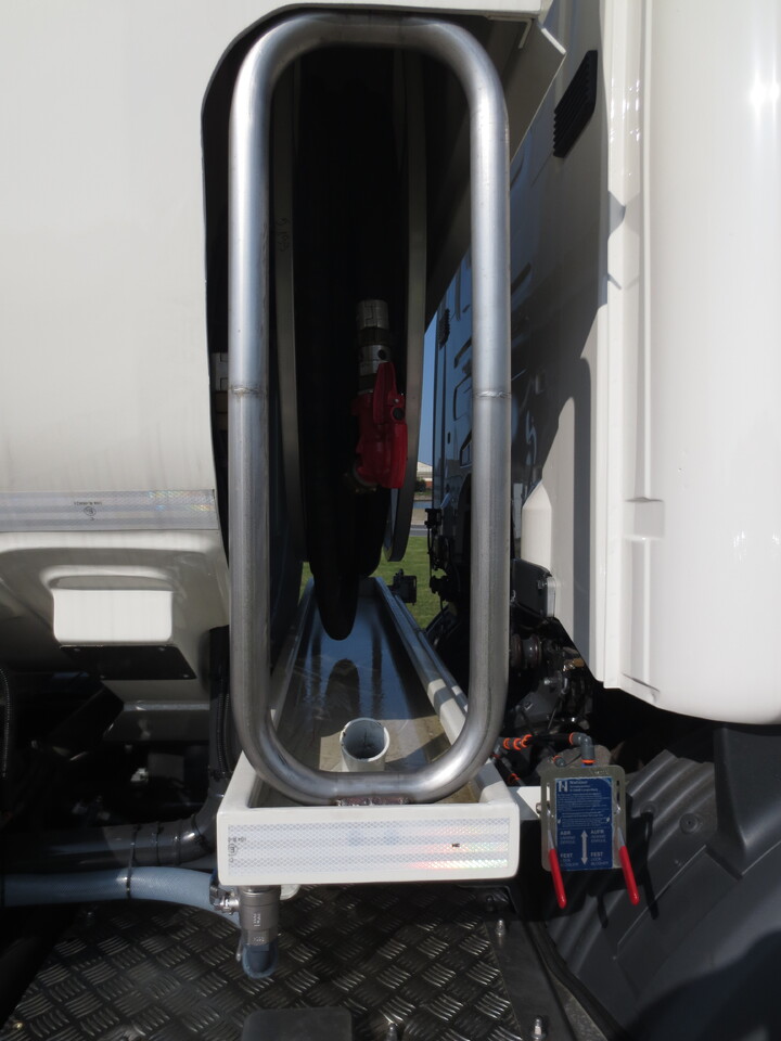 SCANIA G370 - Camion citerne: photos 4 SCANIA G370 - Camion citerne: photos 4