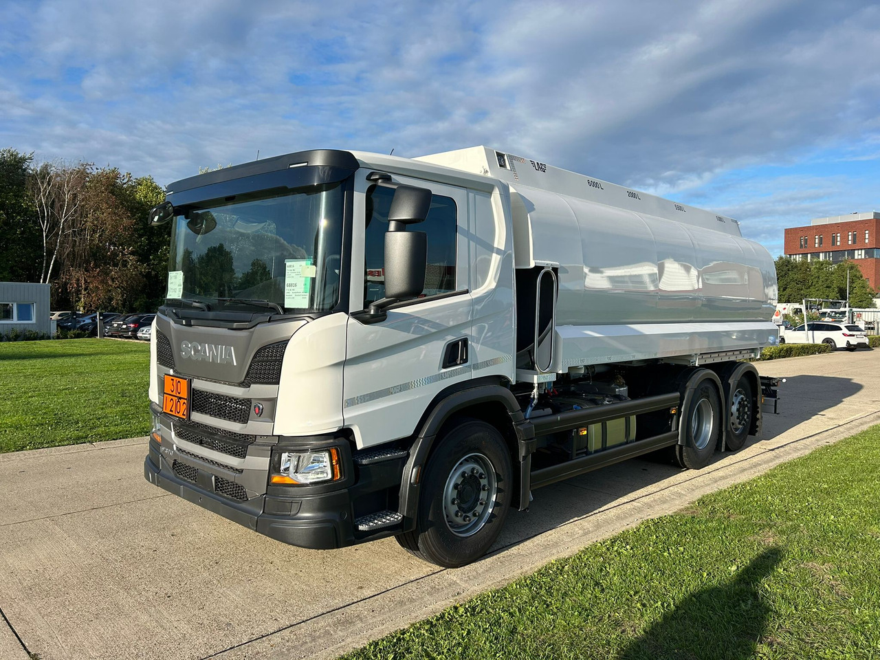 SCANIA P370 - Camion citerne: photos 1 SCANIA P370 - Camion citerne: photos 1
