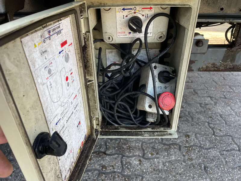 Crédit-bail de Bulthuis 92m3 Cargo Floor Liftas Schijfremmen APK/TUV 11/2025 Bulthuis 92m3 Cargo Floor Liftas Schijfremmen APK/TUV 11/2025: photos 13