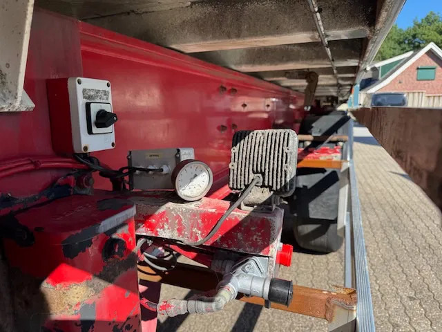 Crédit-bail de Bulthuis TATA 23 57m3 Stuuras Liftas 10T assen Klep/Deuren + bietenrek Nieuwe APK 8/2026 Bulthuis TATA 23 57m3 Stuuras Liftas 10T assen Klep/Deuren + bietenrek Nieuwe APK 8/2026: photos 16 Crédit-bail de Bulthuis TATA 23 57m3 Stuuras Liftas 10T assen Klep/Deuren + bietenrek Nieuwe APK 8/2026 Bulthuis TATA 23 57m3 Stuuras Liftas 10T assen Klep/Deuren + bietenrek Nieuwe APK 8/2026: photos 16