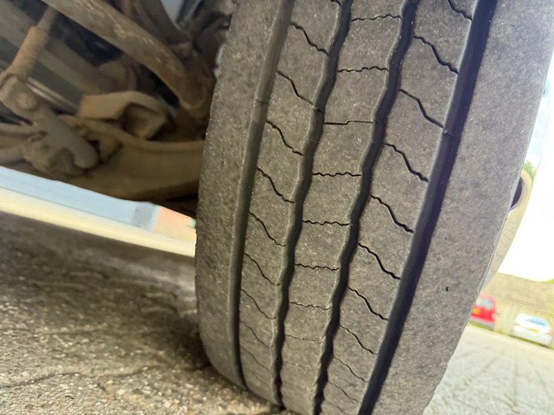 Camion fourgon DAF LF 45.220 Laadklep/LBW Zijdeur Slaapcabine AHK NL truck: photos 17 Camion fourgon DAF LF 45.220 Laadklep/LBW Zijdeur Slaapcabine AHK NL truck: photos 17