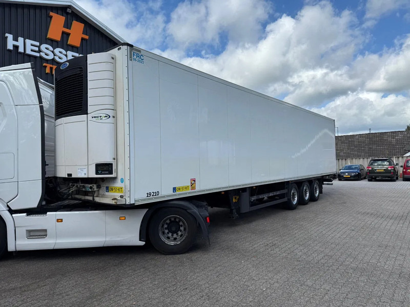 Schmitz Cargobull SKO 24 5x Meatrails Rohrbahnen Fleisch Hooks Carrier Vector 1950MT - Semi-remorque isothermique: photos 1 Schmitz Cargobull SKO 24 5x Meatrails Rohrbahnen Fleisch Hooks Carrier Vector 1950MT - Semi-remorque isothermique: photos 1