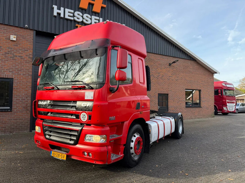 DAF CF 85.410 MMBS! Lanbouwkenteken, handgeschakeld, pto voorbereiding - Tracteur routier: photos 1 DAF CF 85.410 MMBS! Lanbouwkenteken, handgeschakeld, pto voorbereiding - Tracteur routier: photos 1