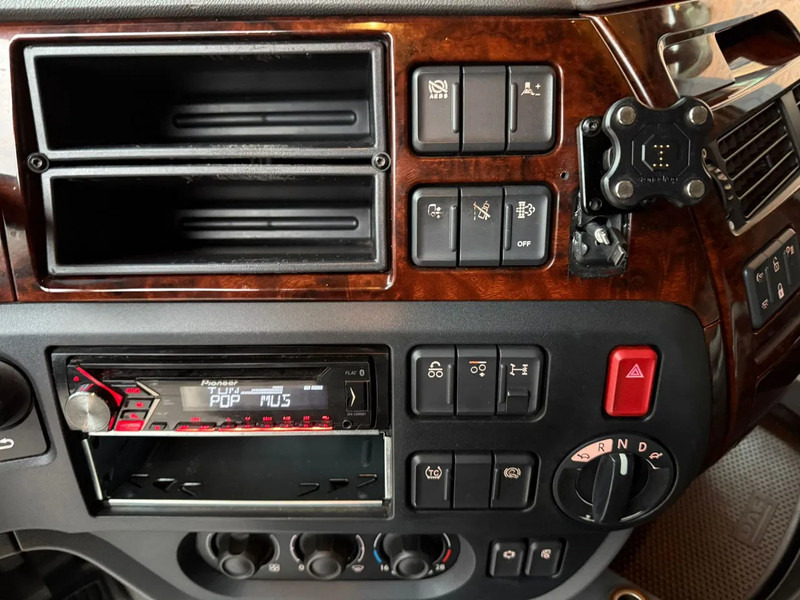 Tracteur routier DAF XF 440 6X2 FTP Space Cab Standairco NL Truck: photos 17 Tracteur routier DAF XF 440 6X2 FTP Space Cab Standairco NL Truck: photos 17