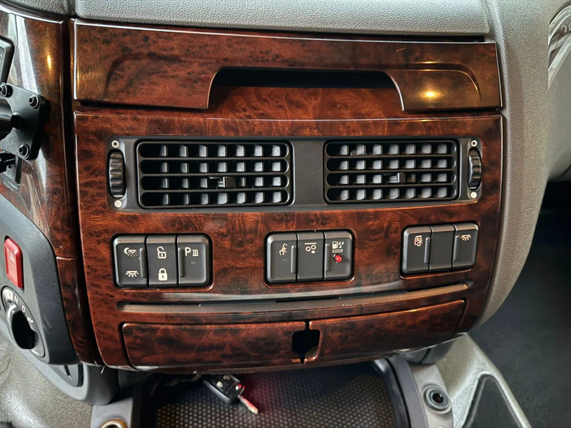 Tracteur routier DAF XF 440 6X2 FTP Space Cab Standairco NL Truck: photos 13 Tracteur routier DAF XF 440 6X2 FTP Space Cab Standairco NL Truck: photos 13