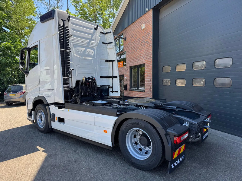 Volvo FH 500 AERO NEW! 9 Ton Vooras Globetrotter XL, PTO, ACC, Standairco, Retarder, 2 tanks, LED - Tracteur routier: photos 3 Volvo FH 500 AERO NEW! 9 Ton Vooras Globetrotter XL, PTO, ACC, Standairco, Retarder, 2 tanks, LED - Tracteur routier: photos 3