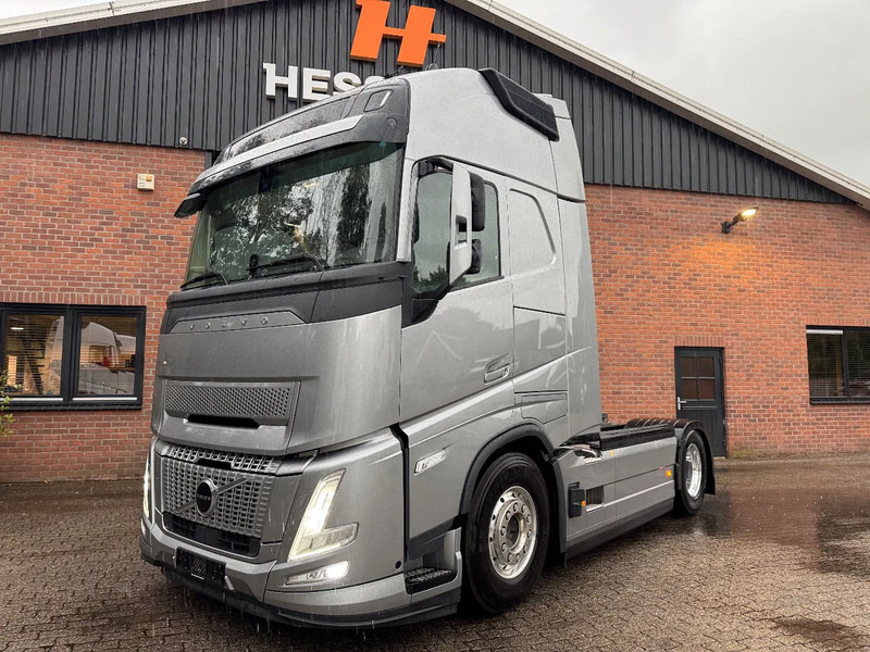 Volvo FH 500 AERO NEW! 9 Ton Vooras PTO Prep Full air Globetrotter XL Retarder - Tracteur routier: photos 1 Volvo FH 500 AERO NEW! 9 Ton Vooras PTO Prep Full air Globetrotter XL Retarder - Tracteur routier: photos 1