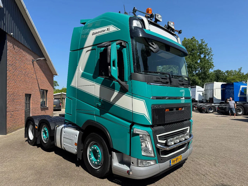 Volvo FH 500 Globetrotter XL ADR! 305.330KM! Gestuurde Voorloopas 2x tank APK 03/2026 - Tracteur routier: photos 2 Volvo FH 500 Globetrotter XL ADR! 305.330KM! Gestuurde Voorloopas 2x tank APK 03/2026 - Tracteur routier: photos 2