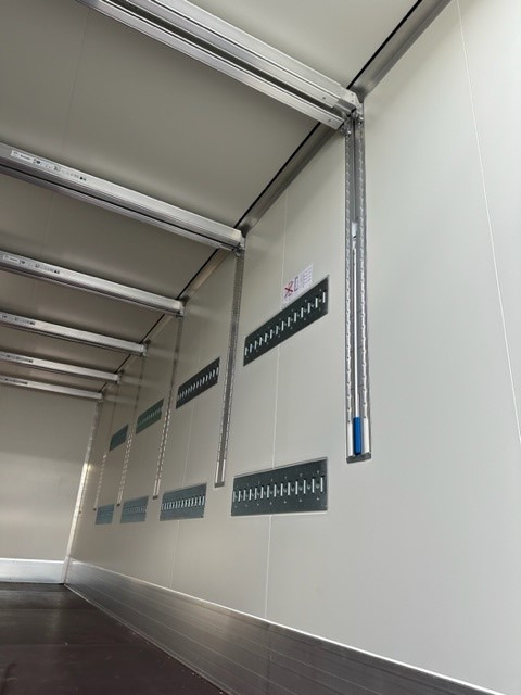 Krone BDF-System 7.450 mm, Portaltüren, FABRIKNEU - Carrosserie fourgon: photos 4 Krone BDF-System 7.450 mm, Portaltüren, FABRIKNEU - Carrosserie fourgon: photos 4