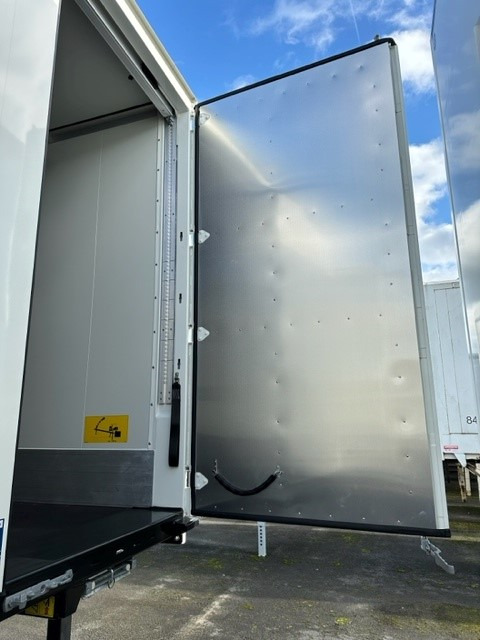 Krone BDF-System 7.450 mm, Portaltüren, FABRIKNEU - Carrosserie fourgon: photos 3 Krone BDF-System 7.450 mm, Portaltüren, FABRIKNEU - Carrosserie fourgon: photos 3