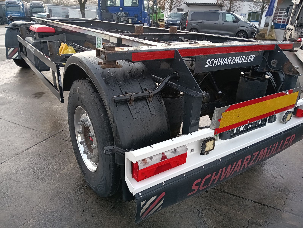 Schwarzmüller 2-A BDF 1,22/1,32 ALCOA Alufelgen ADR 120tkm TÜV Schwarzmüller 2-A BDF 1,22/1,32 ALCOA Alufelgen ADR 120tkm TÜV - Remorque porte-conteneur/ Caisse mobile: photos 1 Schwarzmüller 2-A BDF 1,22/1,32 ALCOA Alufelgen ADR 120tkm TÜV Schwarzmüller 2-A BDF 1,22/1,32 ALCOA Alufelgen ADR 120tkm TÜV - Remorque porte-conteneur/ Caisse mobile: photos 1