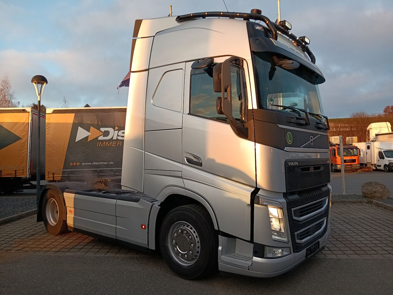 Volvo FH460 Globe FullSpoiler TV I-PARC 2xTank German - Tracteur routier: photos 5 Volvo FH460 Globe FullSpoiler TV I-PARC 2xTank German - Tracteur routier: photos 5