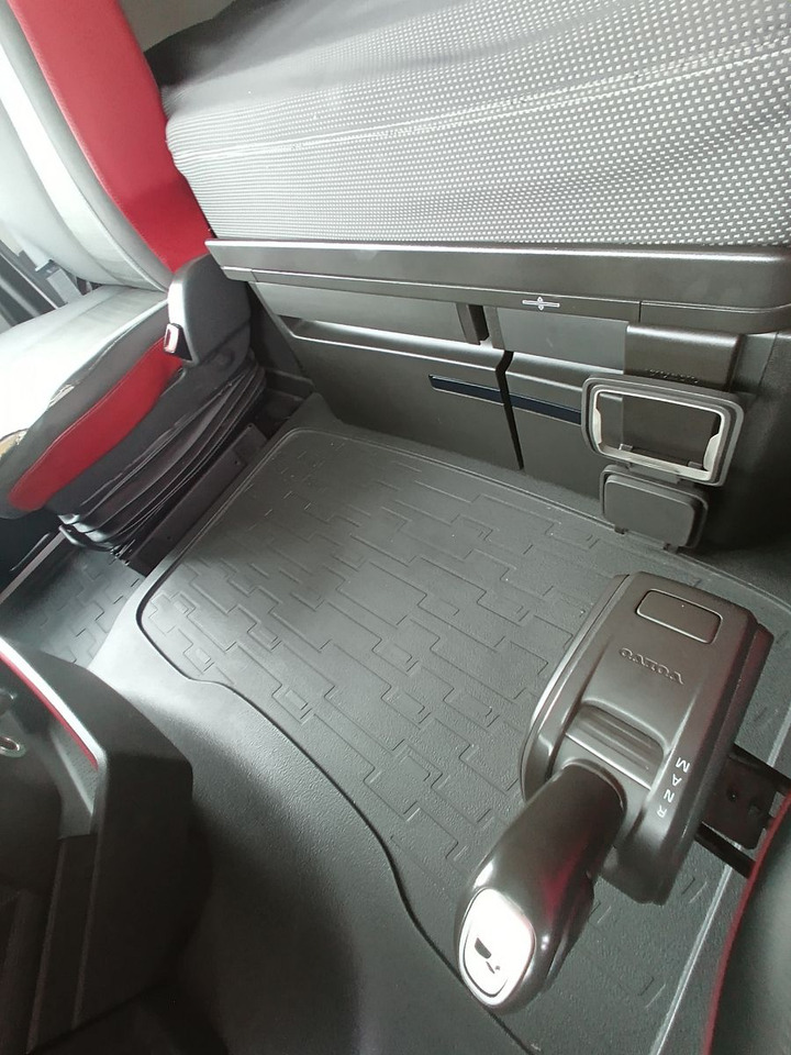 Camion porte-conteneur/ Caisse mobile Volvo FH 460 Globe "VIN-LB"MultiBDF I-PARC LENKACHSE: photos 13 Camion porte-conteneur/ Caisse mobile Volvo FH 460 Globe "VIN-LB"MultiBDF I-PARC LENKACHSE: photos 13