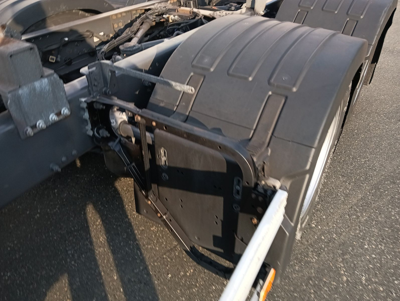 Camion porte-conteneur/ Caisse mobile Volvo FH 460 Globe "VIN-LB"MultiBDF I-PARC LENKACHSE: photos 24 Camion porte-conteneur/ Caisse mobile Volvo FH 460 Globe "VIN-LB"MultiBDF I-PARC LENKACHSE: photos 24