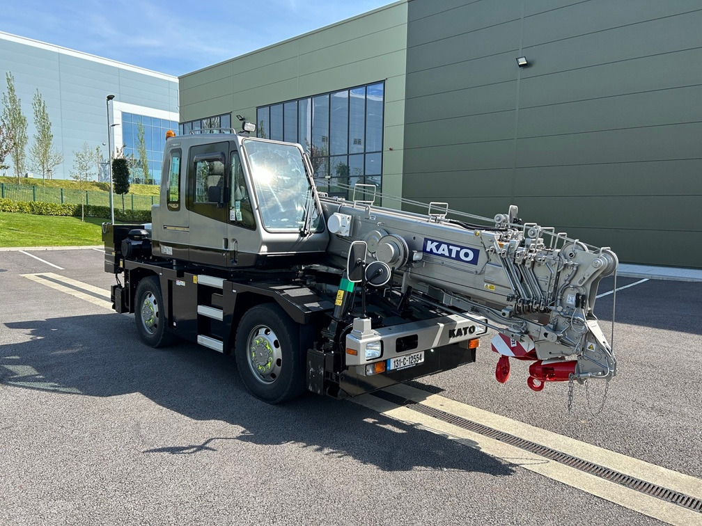 KATO 13 Ton City Crane - Only 17,000Kms from New - Grue mobile: photos 1 KATO 13 Ton City Crane - Only 17,000Kms from New - Grue mobile: photos 1