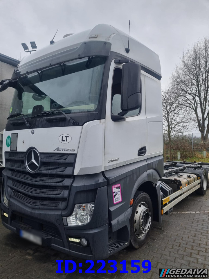 MERCEDES-BENZ Actros 2542 BDF 6x2 Euro6 - Châssis cabine: photos 2 MERCEDES-BENZ Actros 2542 BDF 6x2 Euro6 - Châssis cabine: photos 2