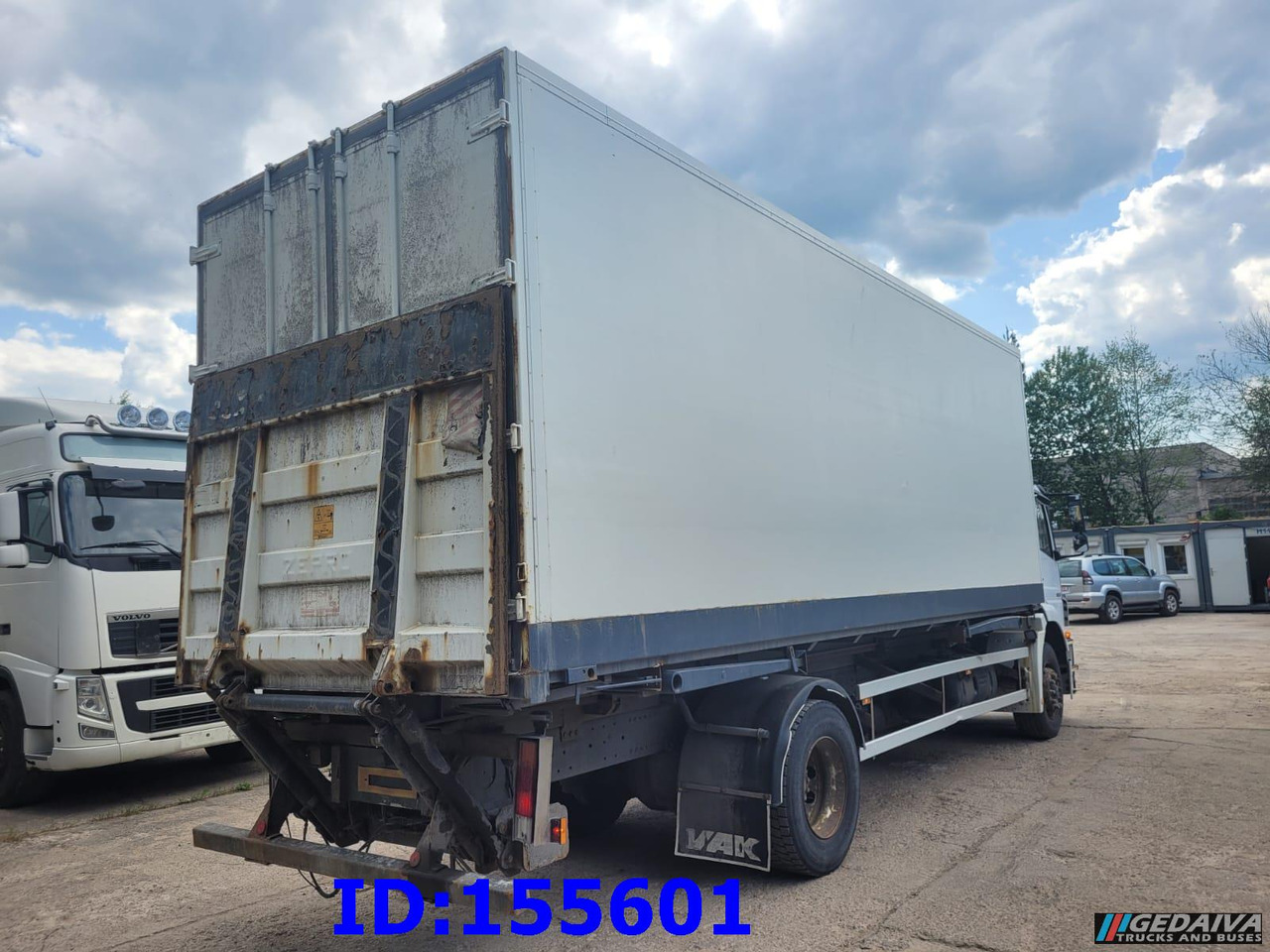 MERCEDES-BENZ Axor 1828 Manual - Camion isothermique: photos 4 MERCEDES-BENZ Axor 1828 Manual - Camion isothermique: photos 4