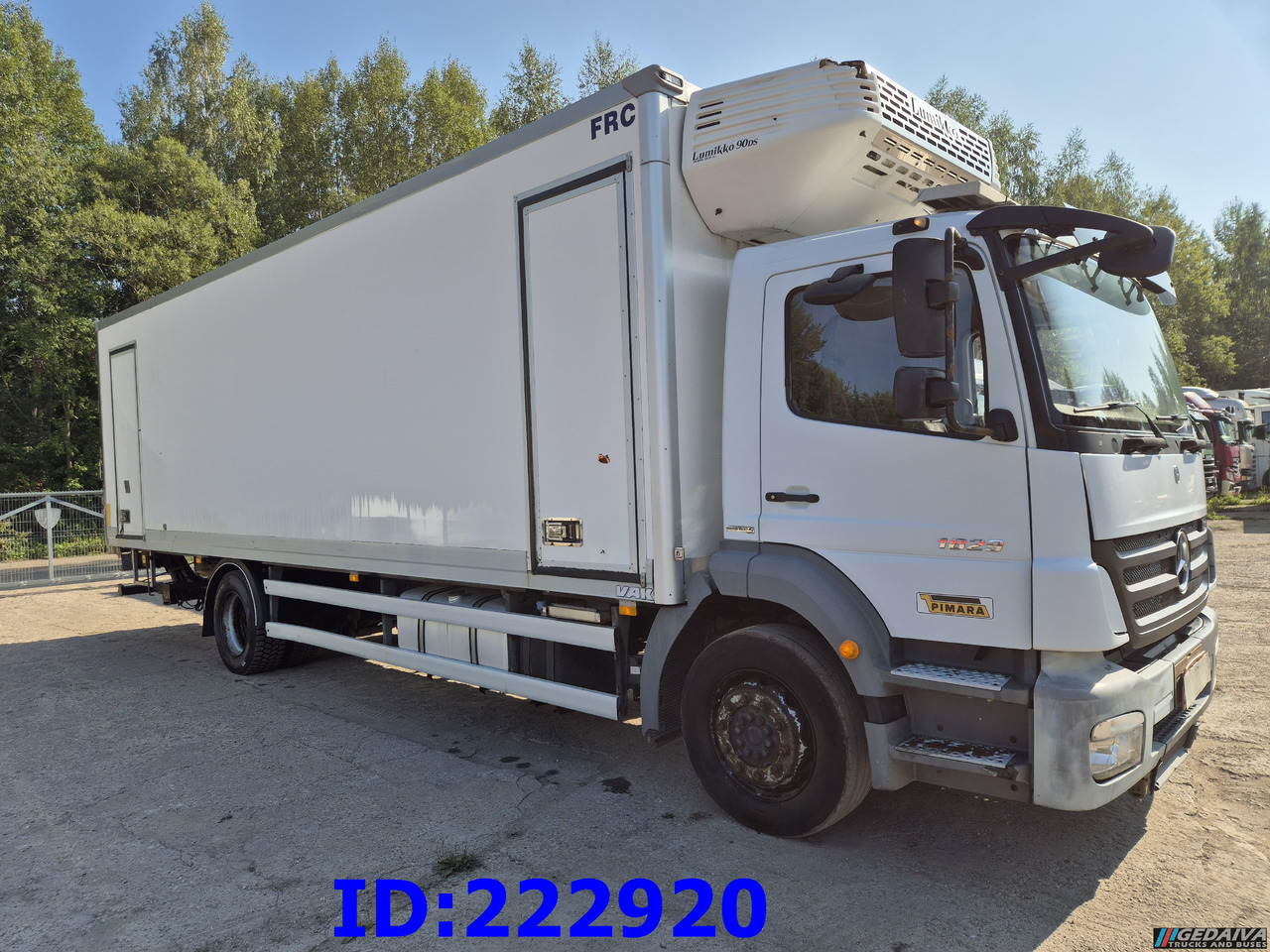 MERCEDES-BENZ Axor 1829 Manual + Tail lift - Camion frigorifique: photos 3 MERCEDES-BENZ Axor 1829 Manual + Tail lift - Camion frigorifique: photos 3