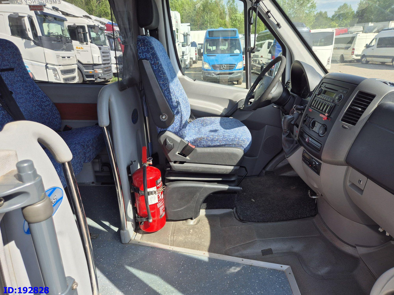 Autocar MERCEDES-BENZ Sprinter 519 - 17 place - Euro5: photos 8 Autocar MERCEDES-BENZ Sprinter 519 - 17 place - Euro5: photos 8
