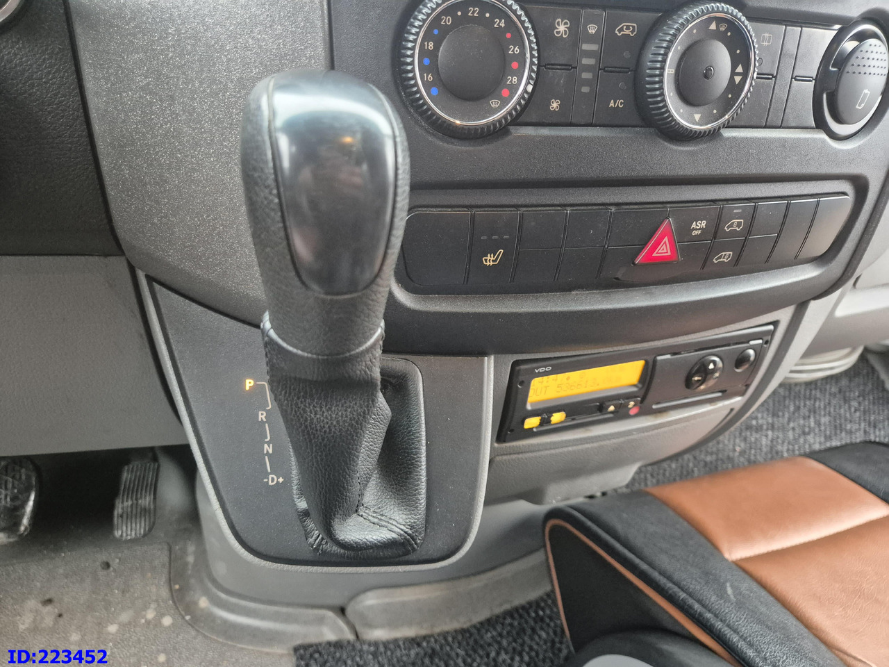 Autocar MERCEDES-BENZ Sprinter 519 XXL VIP - 21 Seater Euro5: photos 16 Autocar MERCEDES-BENZ Sprinter 519 XXL VIP - 21 Seater Euro5: photos 16