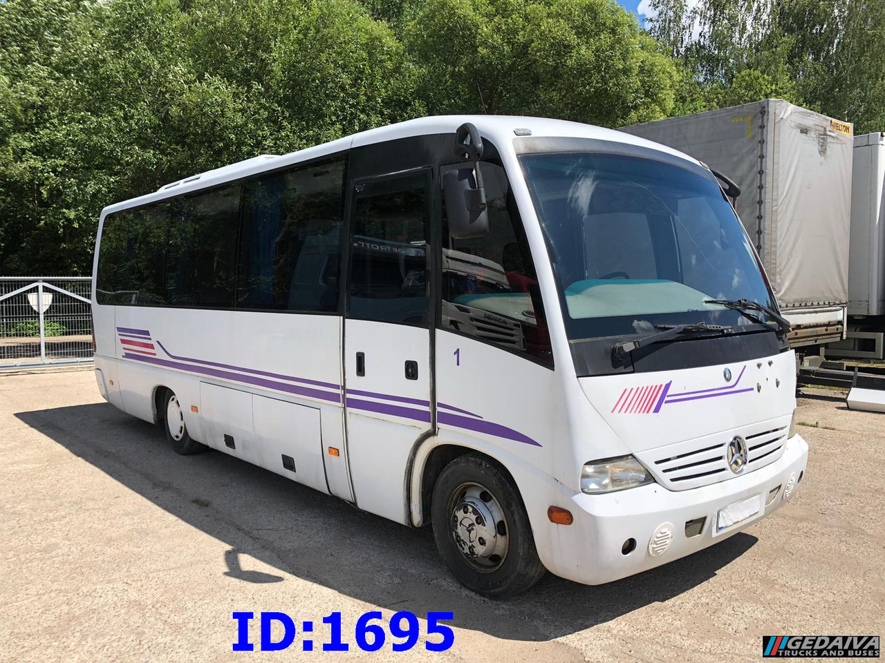 MERCEDES-BENZ Vario Medio 815 30-Seater - Autocar: photos 1 MERCEDES-BENZ Vario Medio 815 30-Seater - Autocar: photos 1