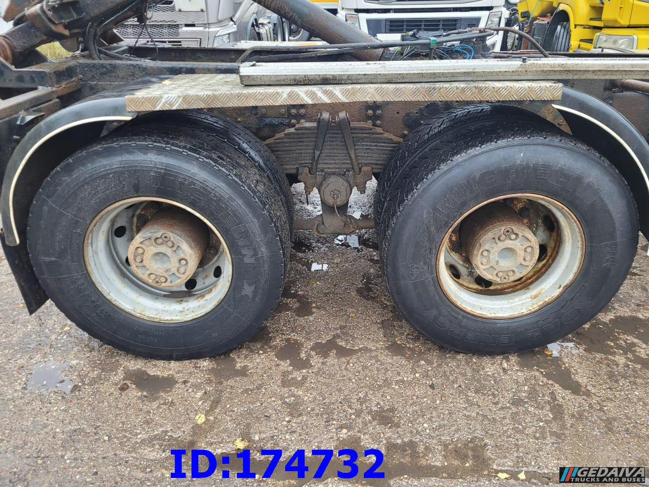 SCANIA 144 - 6x4 - Full Steel - Big Axles - 3 Pedals - Camion - système de câble: photos 5 SCANIA 144 - 6x4 - Full Steel - Big Axles - 3 Pedals - Camion - système de câble: photos 5