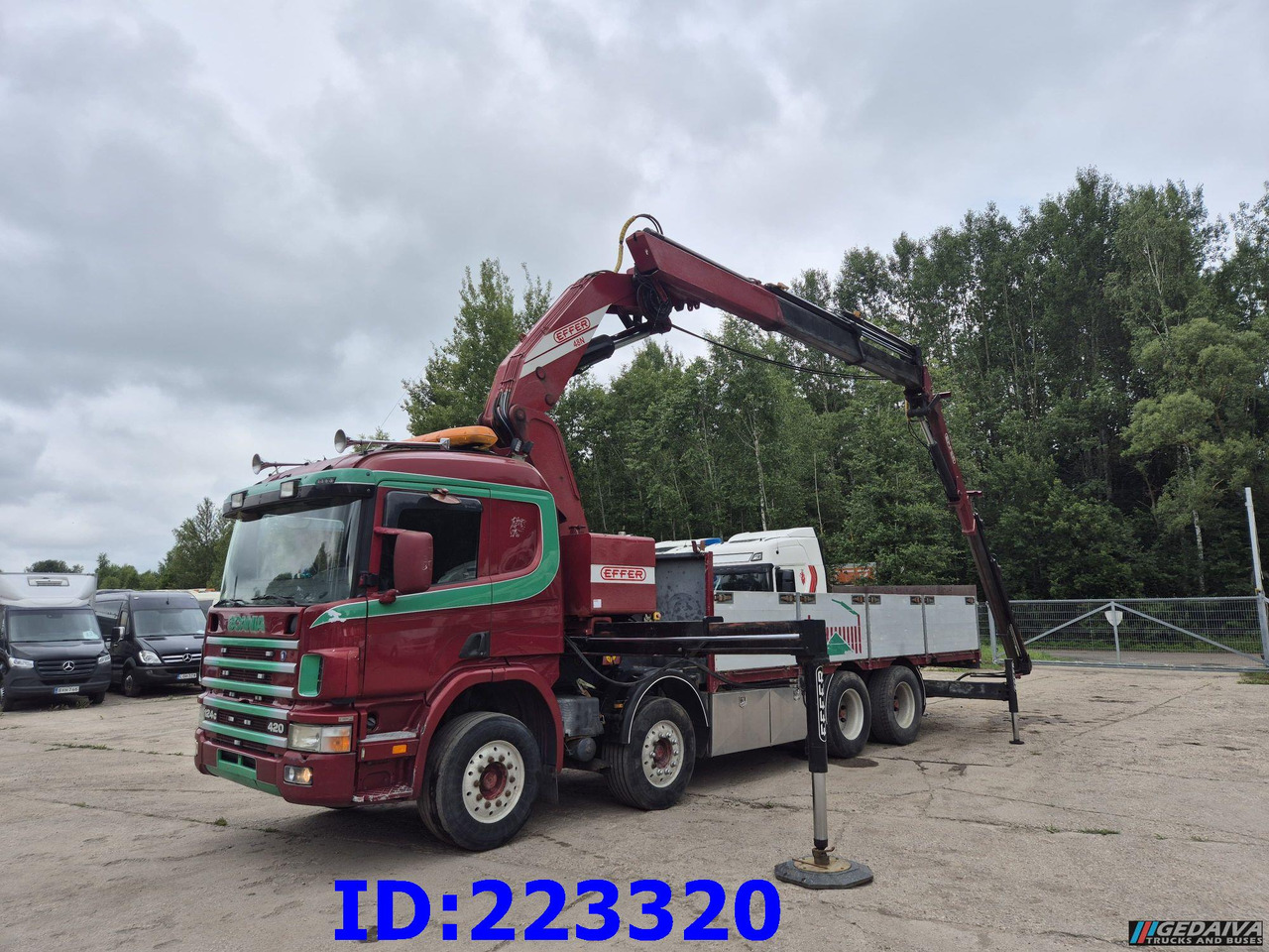 SCANIA P124 8X4 + Crane Effer 48N/4S with radio control - Camion plateau: photos 1 SCANIA P124 8X4 + Crane Effer 48N/4S with radio control - Camion plateau: photos 1